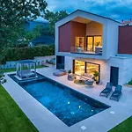 Mol By Villsy - With Private Pool, Sauna, Jacuzzi Baderna