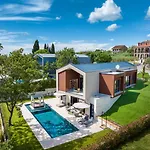 Mol By Villsy - With Private Pool, Sauna, Jacuzzi Villa *