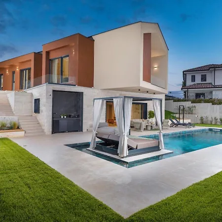 Mol By Villsy - With Private Pool, Sauna, Jacuzzi