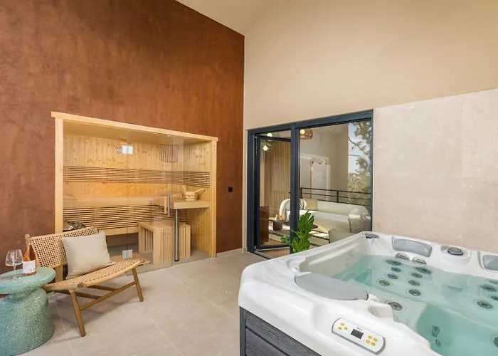 Mol By Villsy - With Private Pool, Sauna, Jacuzzi * Baderna