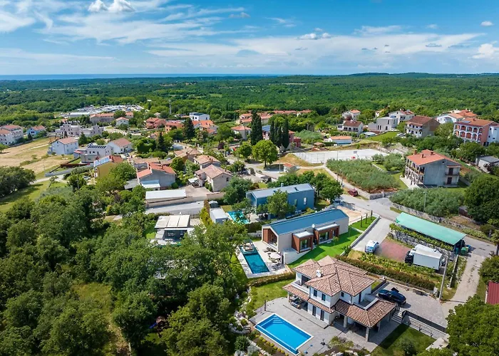 Mol By Villsy - With Private Pool, Sauna, Jacuzzi * Baderna