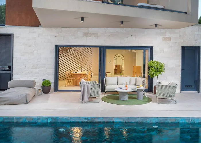 Mol By Villsy - With Private Pool, Sauna, Jacuzzi Βίλα