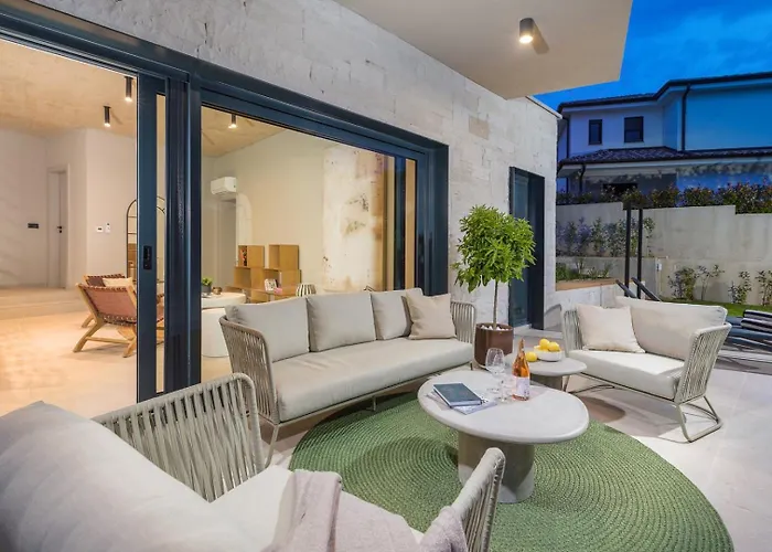 Βίλα Mol By Villsy - With Private Pool, Sauna, Jacuzzi Baderna