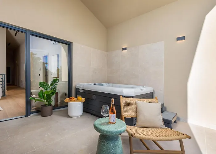 Mol By Villsy - With Private Pool, Sauna, Jacuzzi Villa *