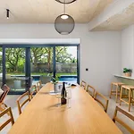 Mol By Villsy - With Private Pool, Sauna, Jacuzzi Villa