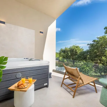 Mol By Villsy - With Private Pool, Sauna, Jacuzzi * Baderna