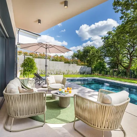 Mol By Villsy - With Private Pool, Sauna, Jacuzzi Baderna